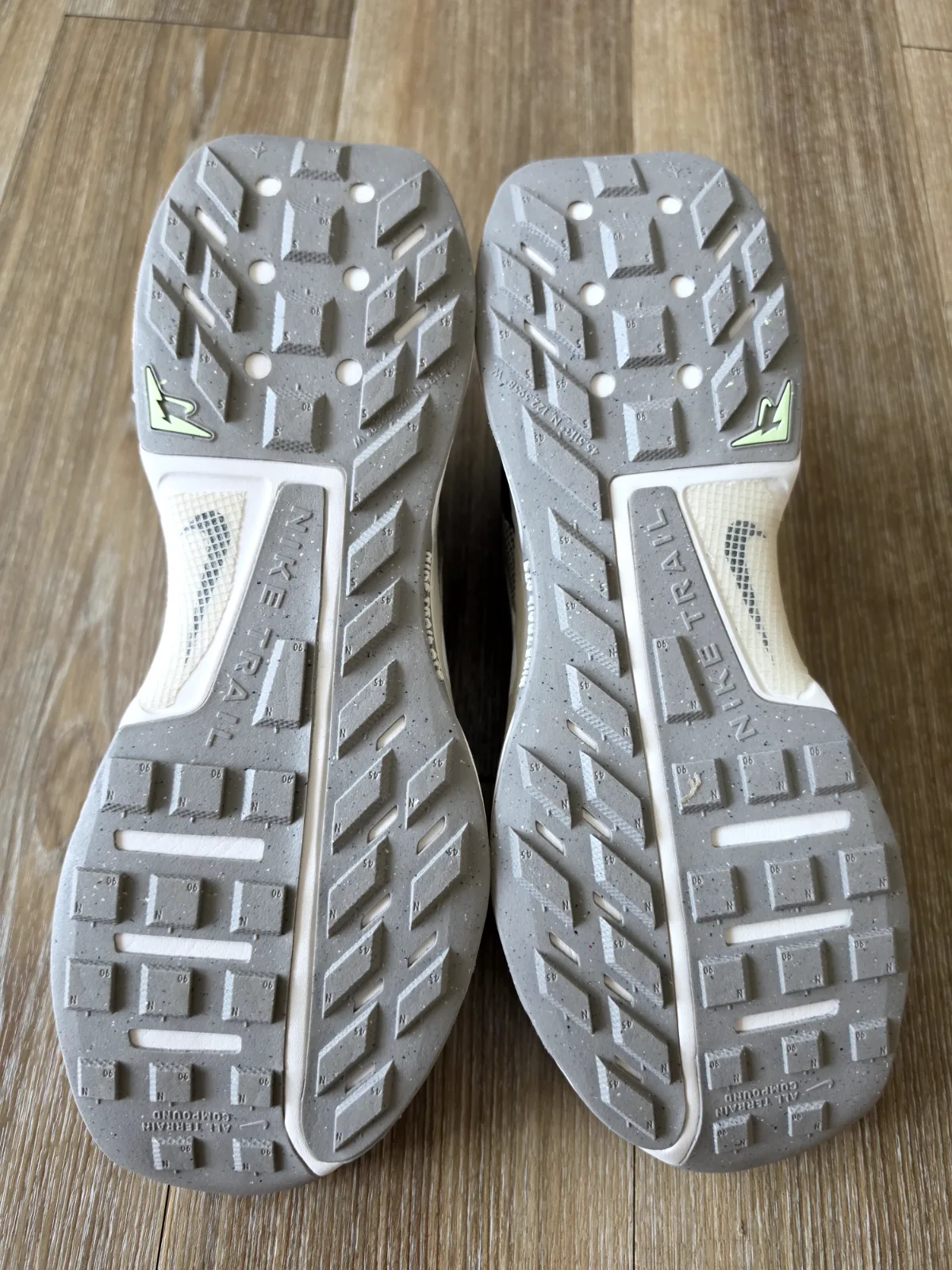 NIKE JUNIPER TRAIL 3 7