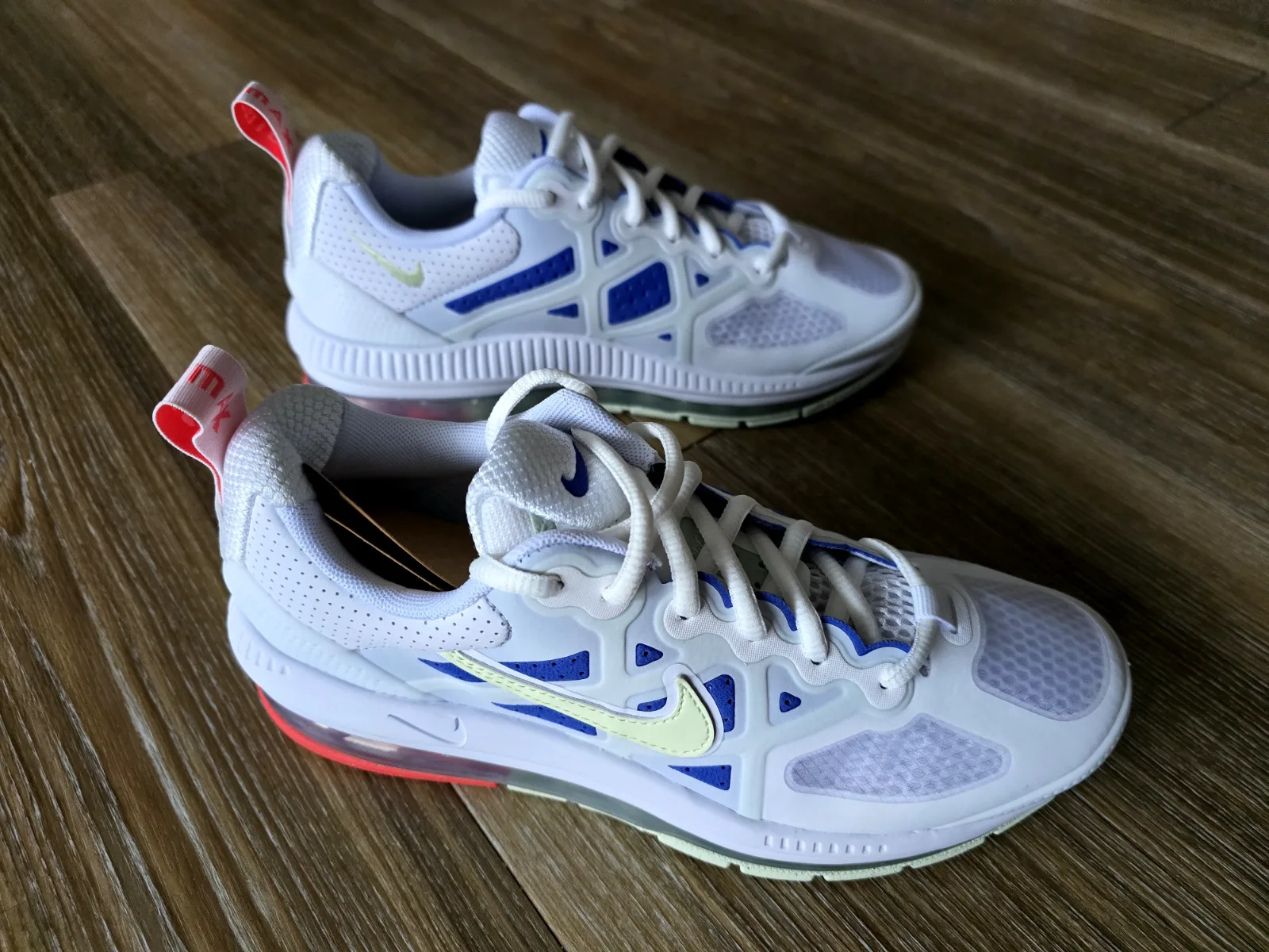 NIKE AIR MAX GENOME 5