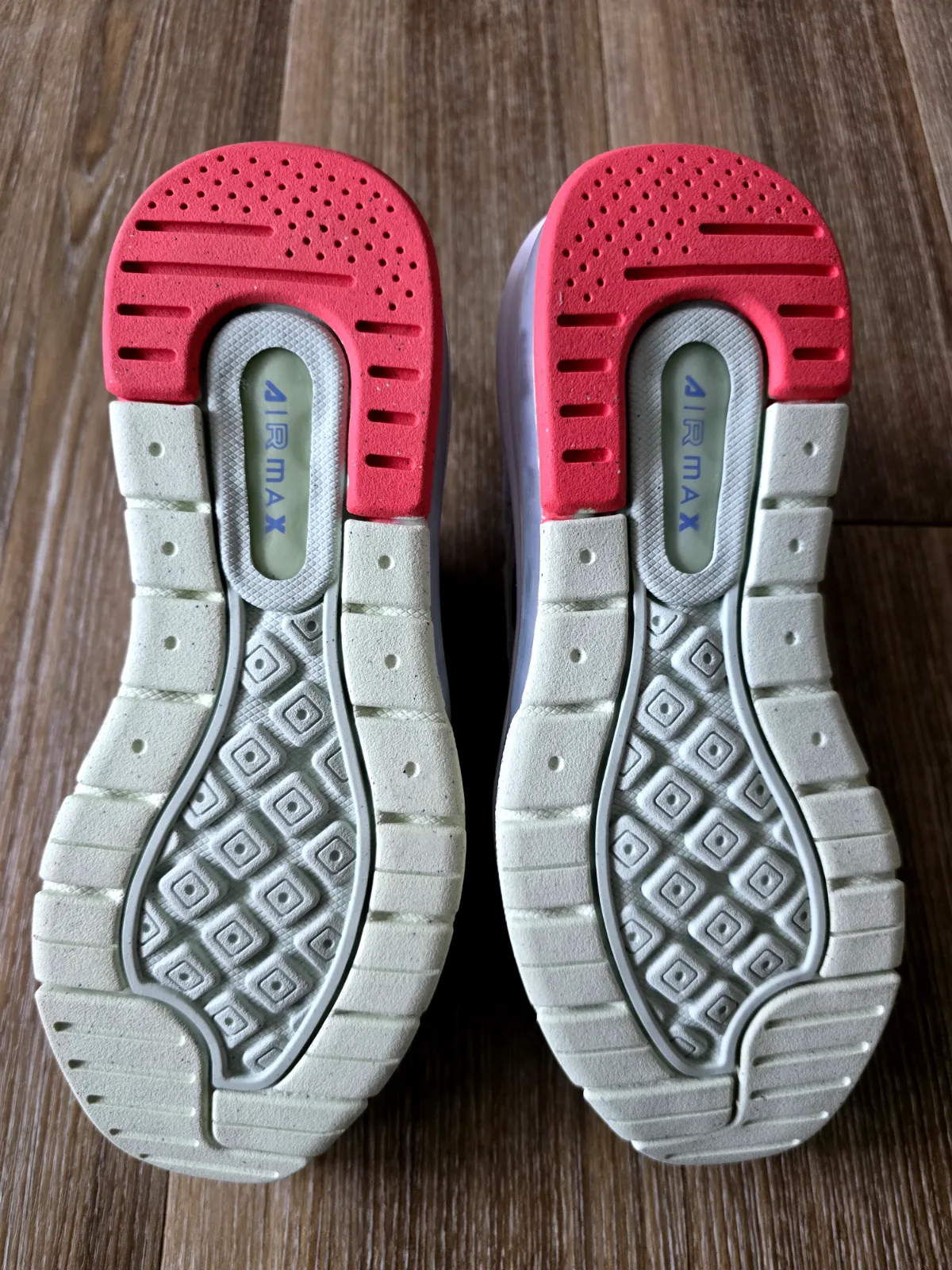 NIKE AIR MAX GENOME 7