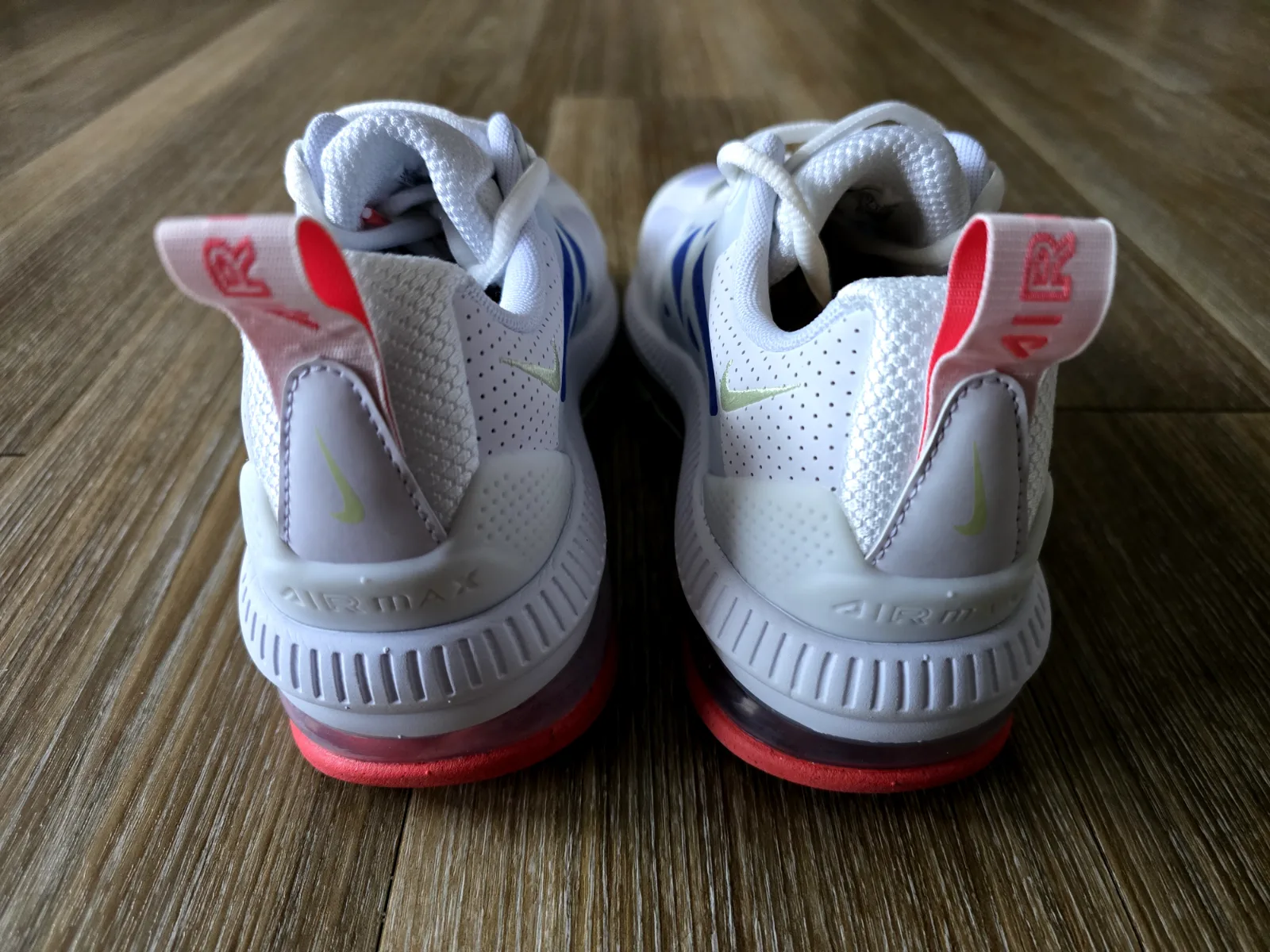 NIKE AIR MAX GENOME 6