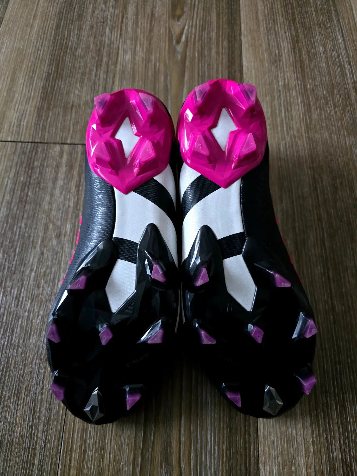 ADIDAS PREDATOR ACCURACY. 1 LOW FG 7