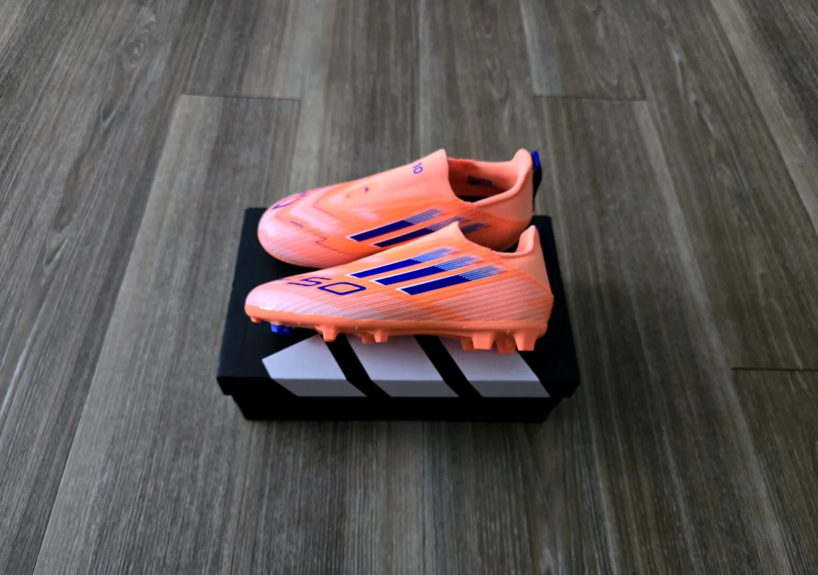 ADIDAS F50 LEAGUE LACELESS FG/MG