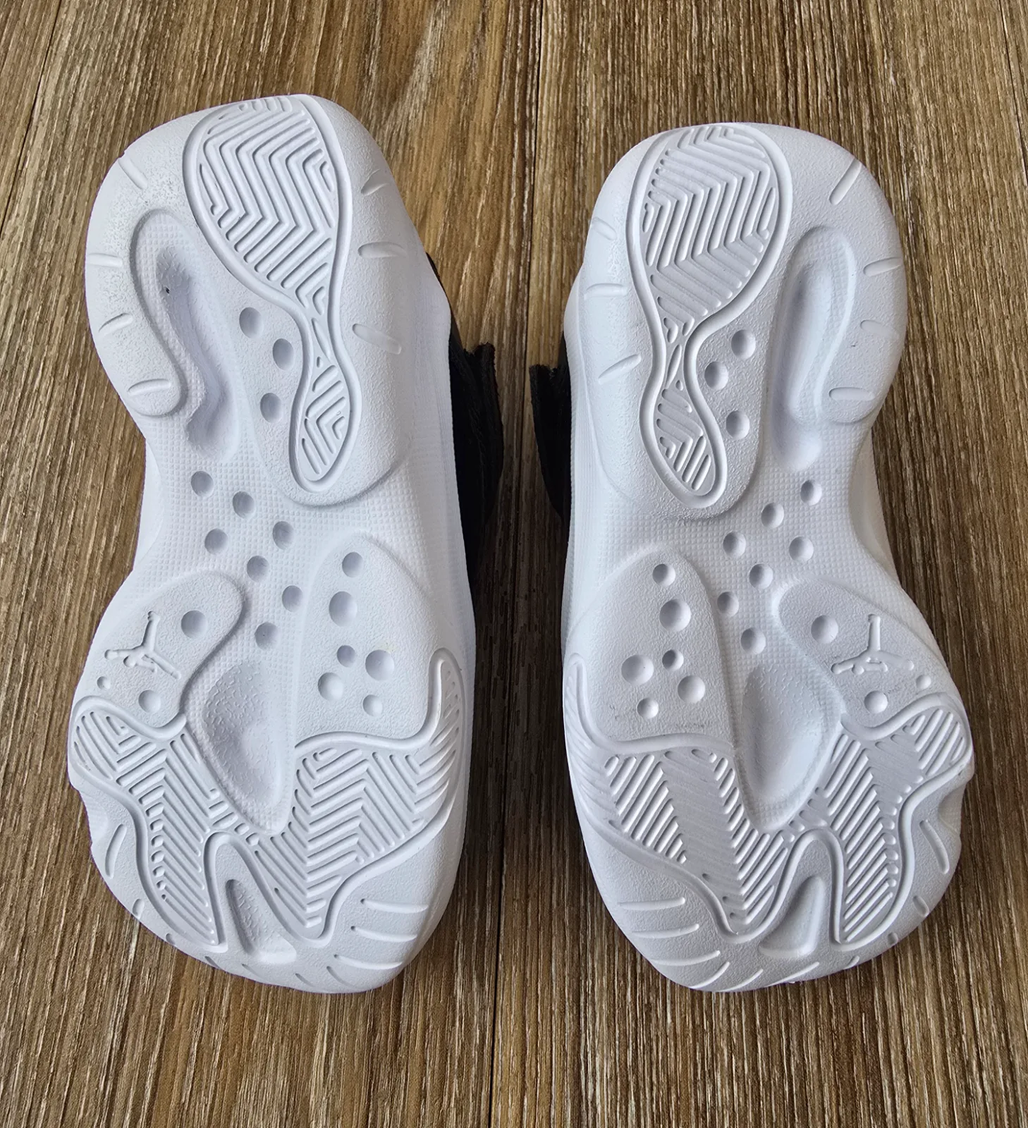 AIR JORDAN 11 CMFT LOW TD 7