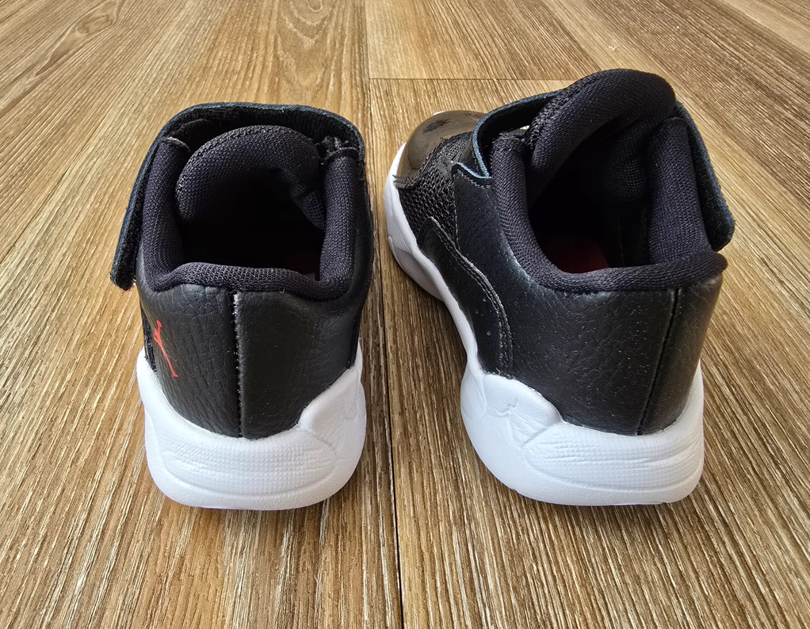 AIR JORDAN 11 CMFT LOW TD 6