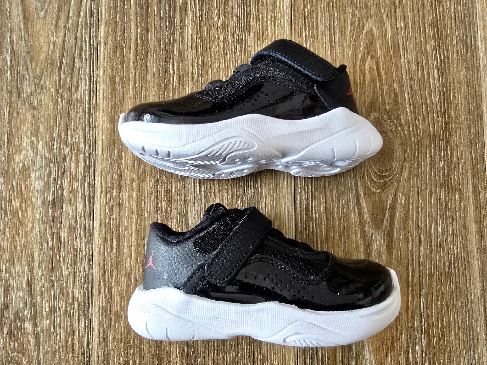 AIR JORDAN 11 CMFT LOW TD 2