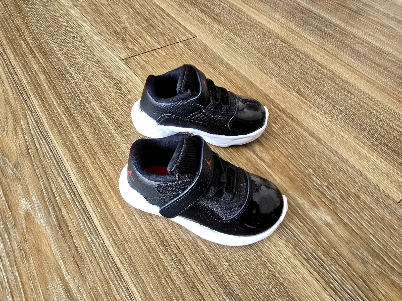 AIR JORDAN 11 CMFT LOW TD 5