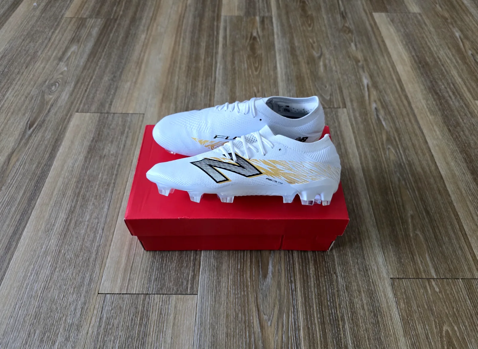 NEW BALANCE FURON V8 ELITE FG