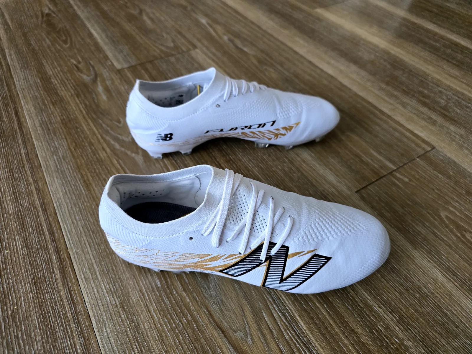 NEW BALANCE FURON V8 ELITE FG 5