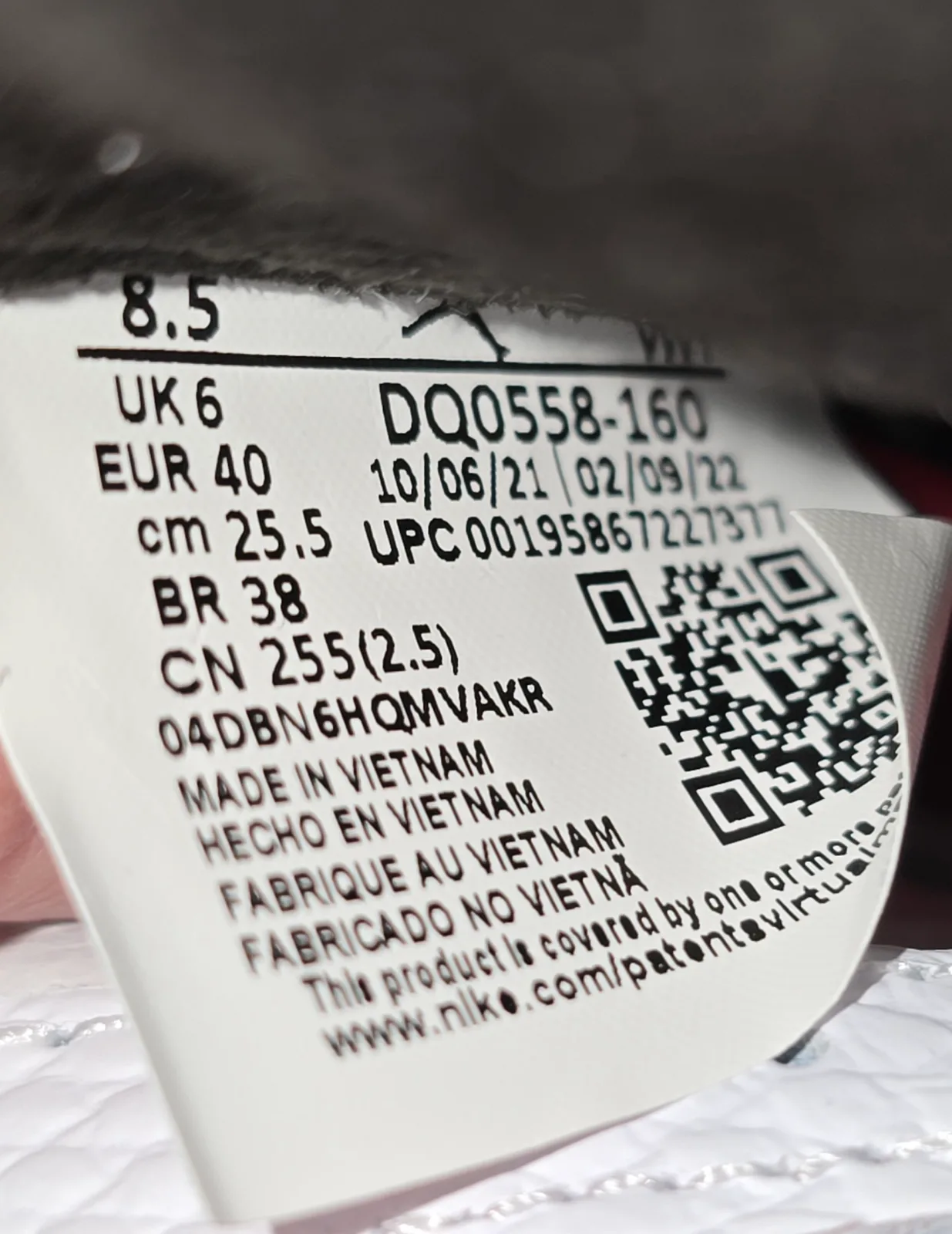 AIR JORDAN 2 RETRO SE NINA CHANEL ABNEY 7