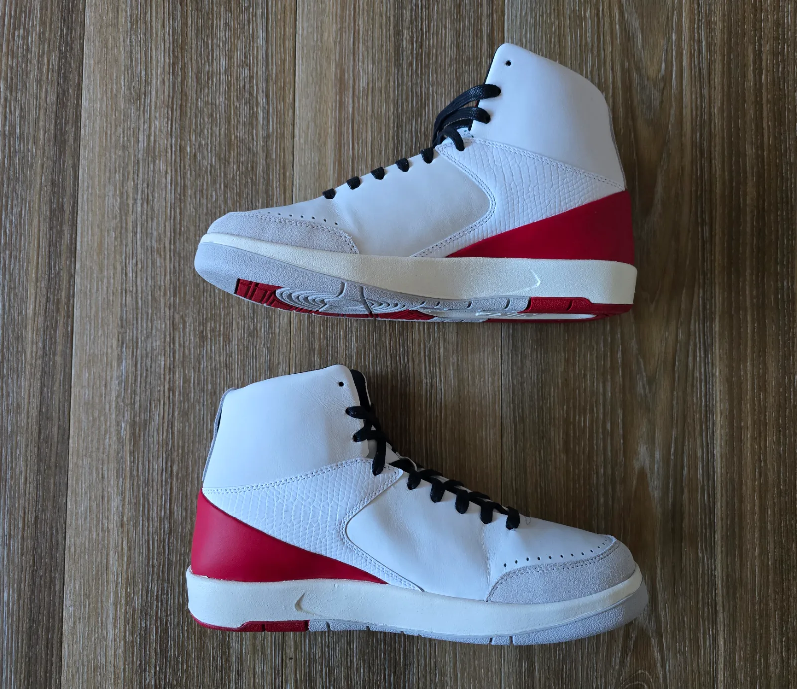 AIR JORDAN 2 RETRO SE NINA CHANEL ABNEY 3