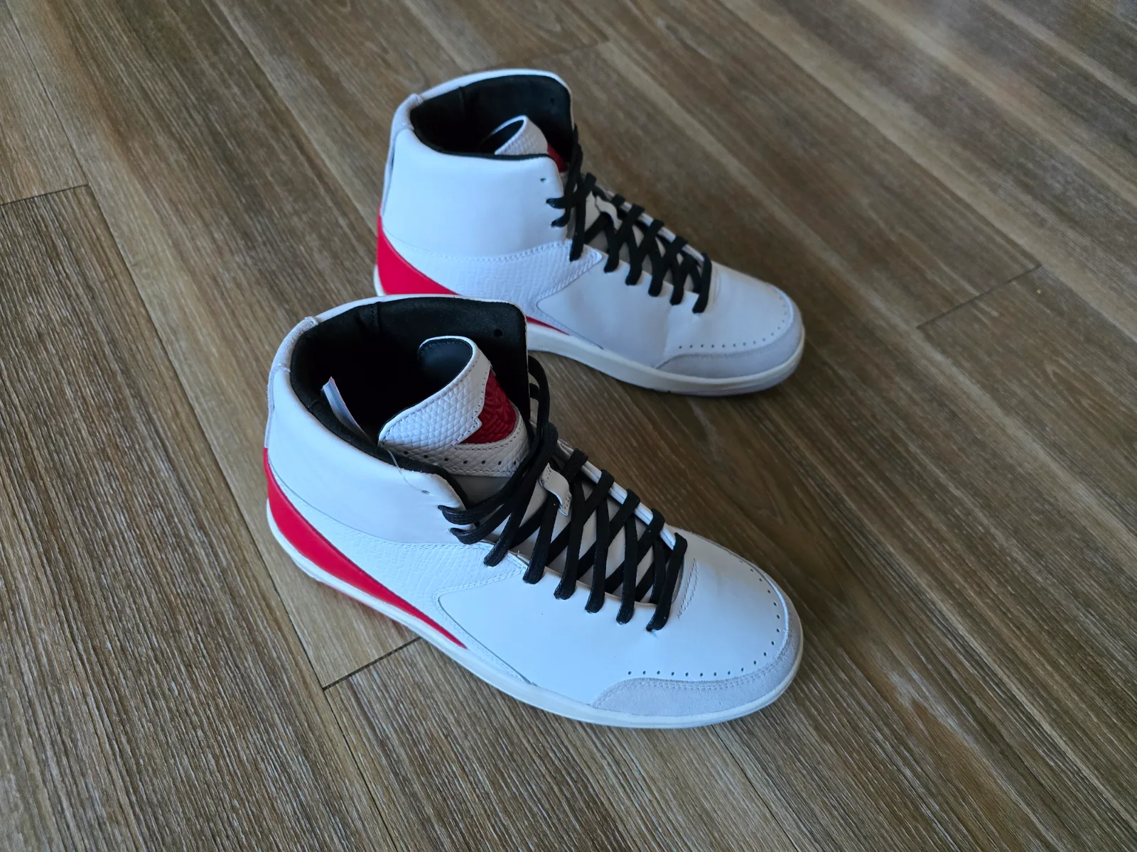AIR JORDAN 2 RETRO SE NINA CHANEL ABNEY 4