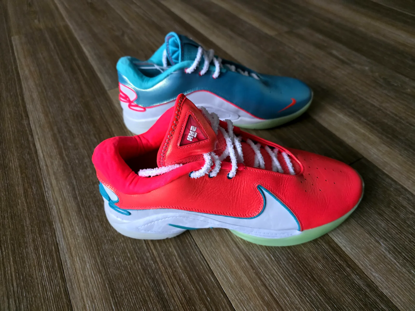 NIKE LEBRON XXII XMAS 6