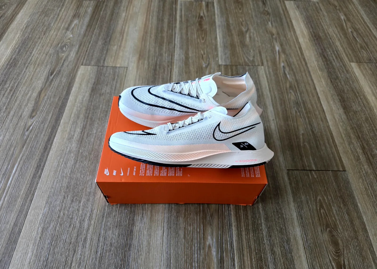 NIKE ZOOMX STREAKFLY
