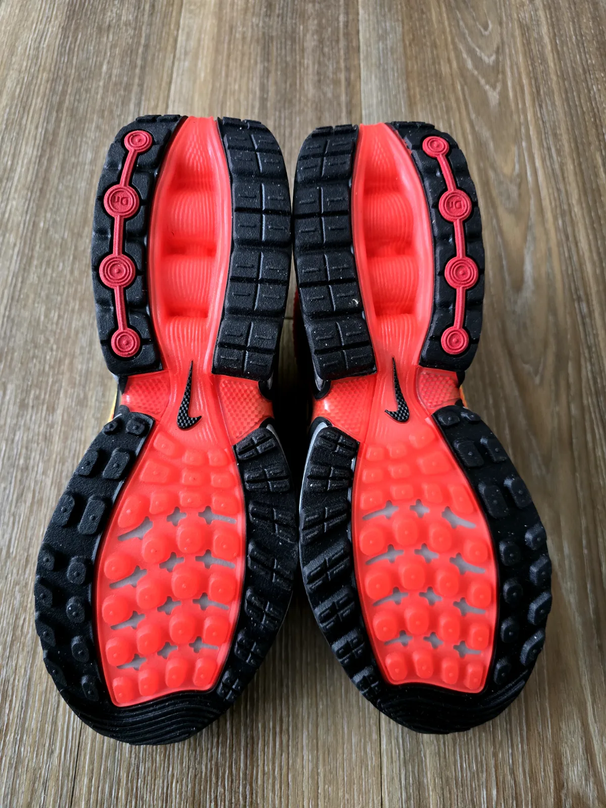 NIKE AIR MAX DN SE 7