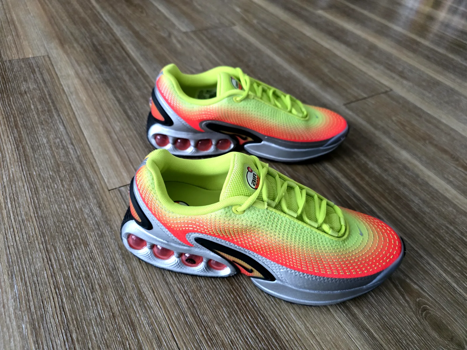 NIKE AIR MAX DN SE 5