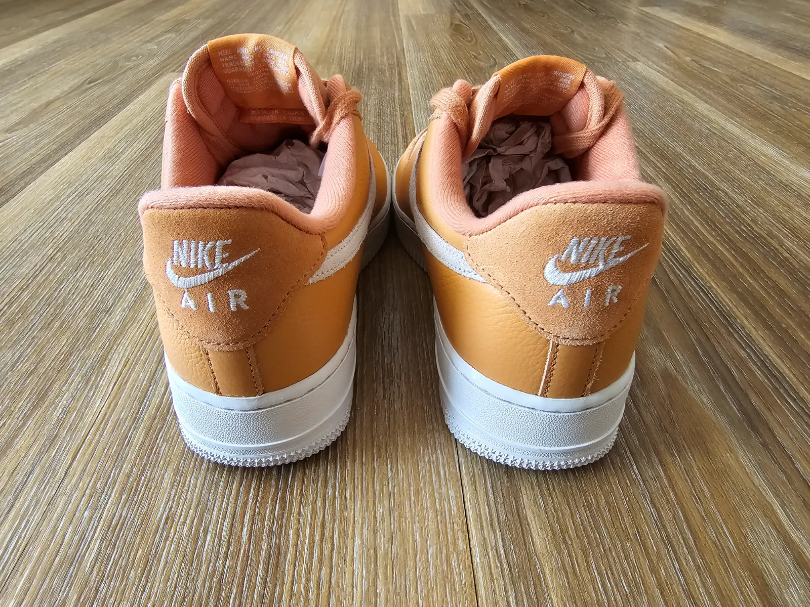 NIKE AIR FORCE 1 '07 LX NBHD 6