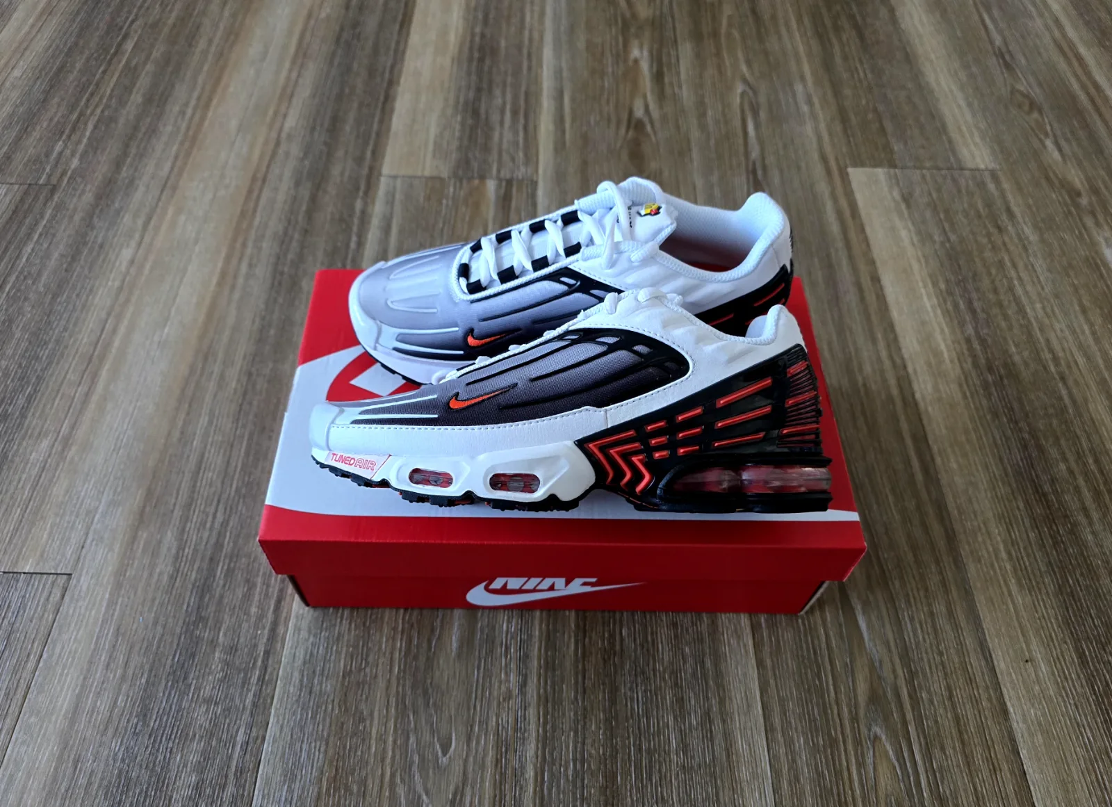 NIKE AIR MAX PLUS III