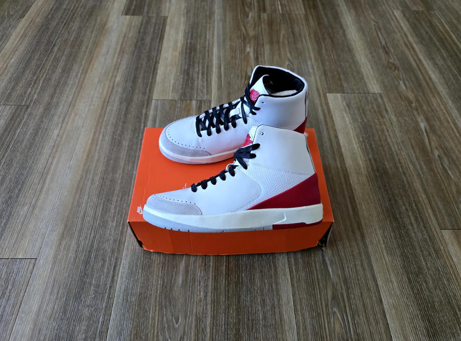 AIR JORDAN 2 RETRO SE NINA CHANEL ABNEY
