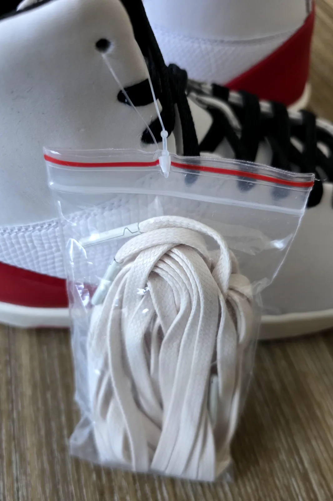 AIR JORDAN 2 RETRO SE NINA CHANEL ABNEY 7