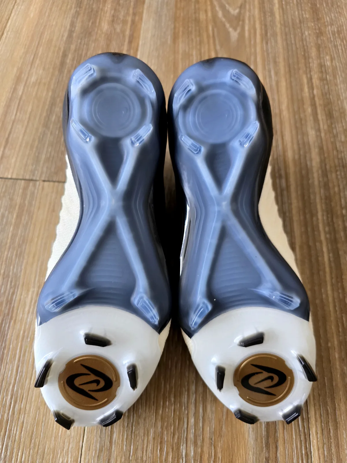 NIKE PHANTOM LUNA 2 ELITE FG 7