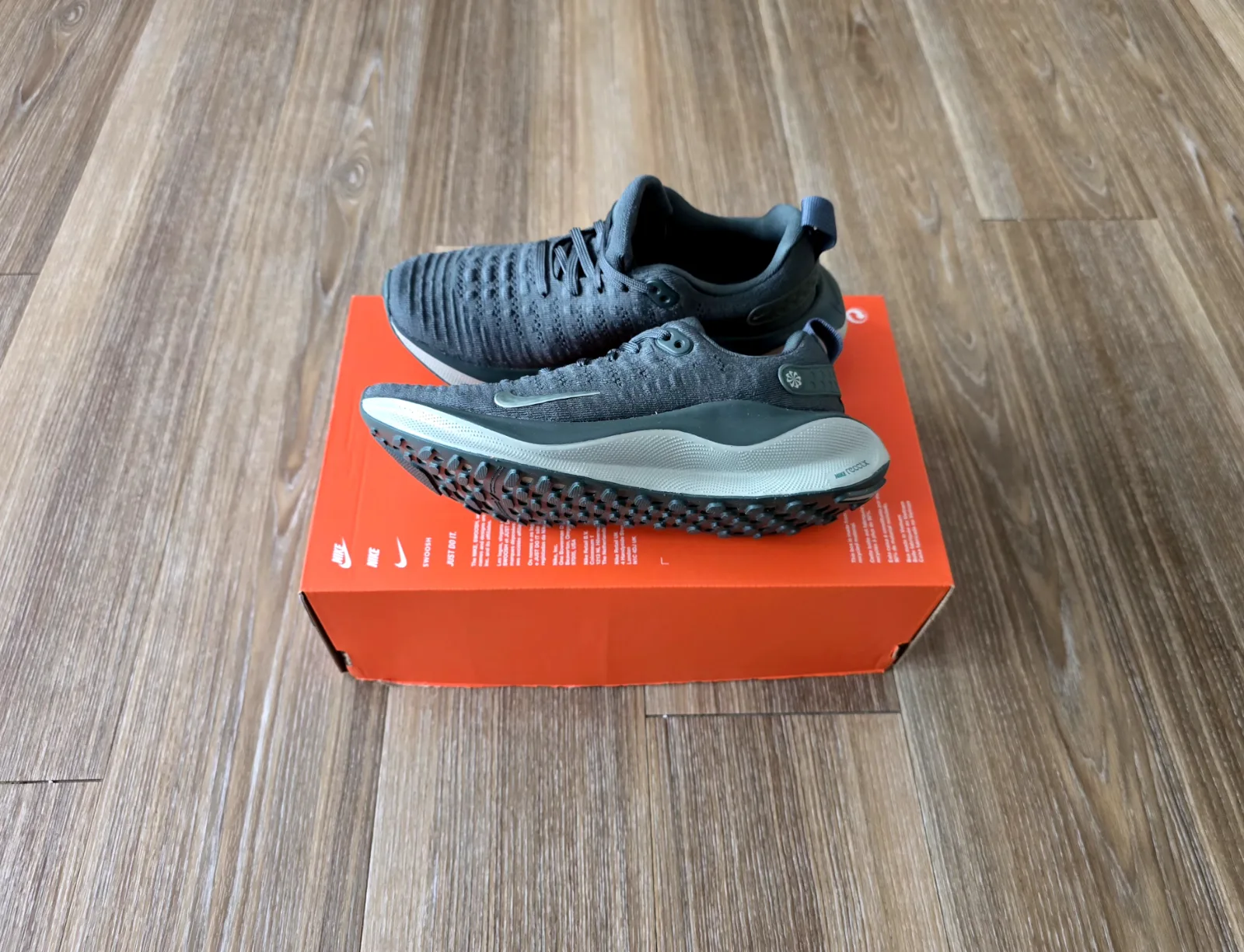 NIKE REACTX INFINITY RUN 4