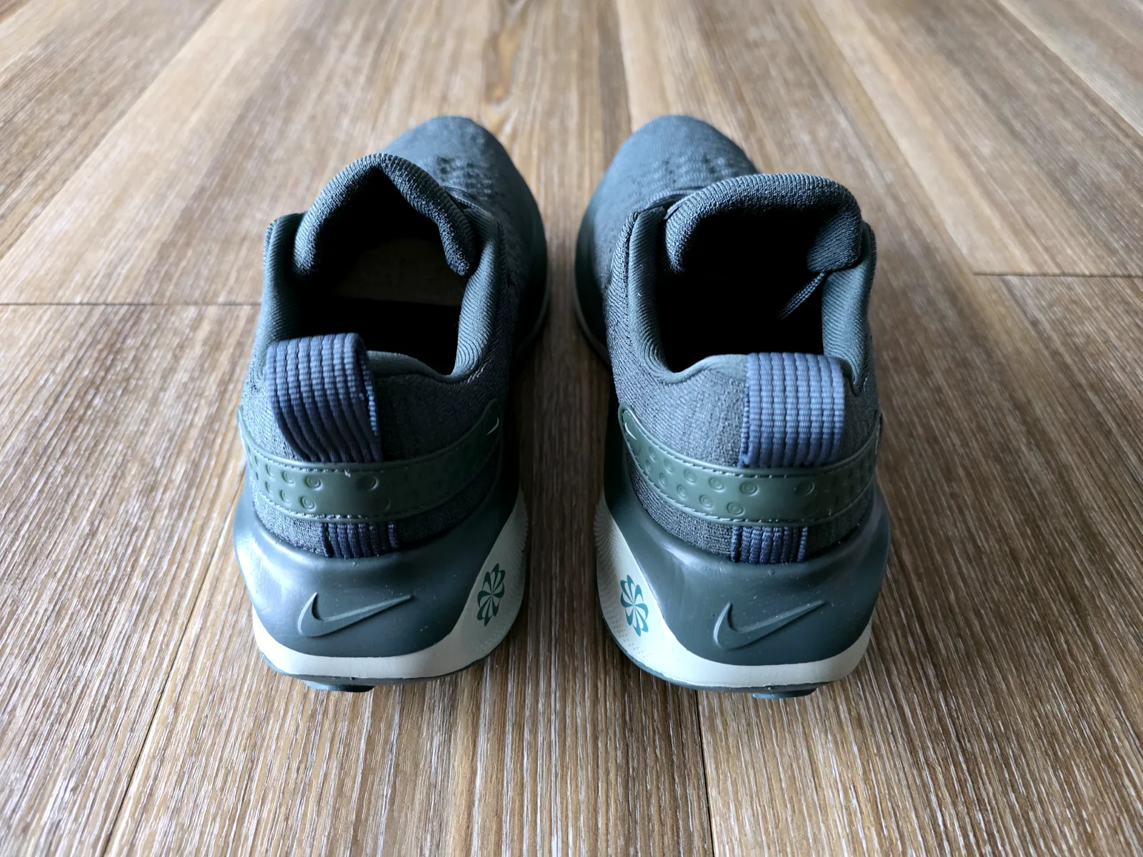 NIKE REACTX INFINITY RUN 4 6