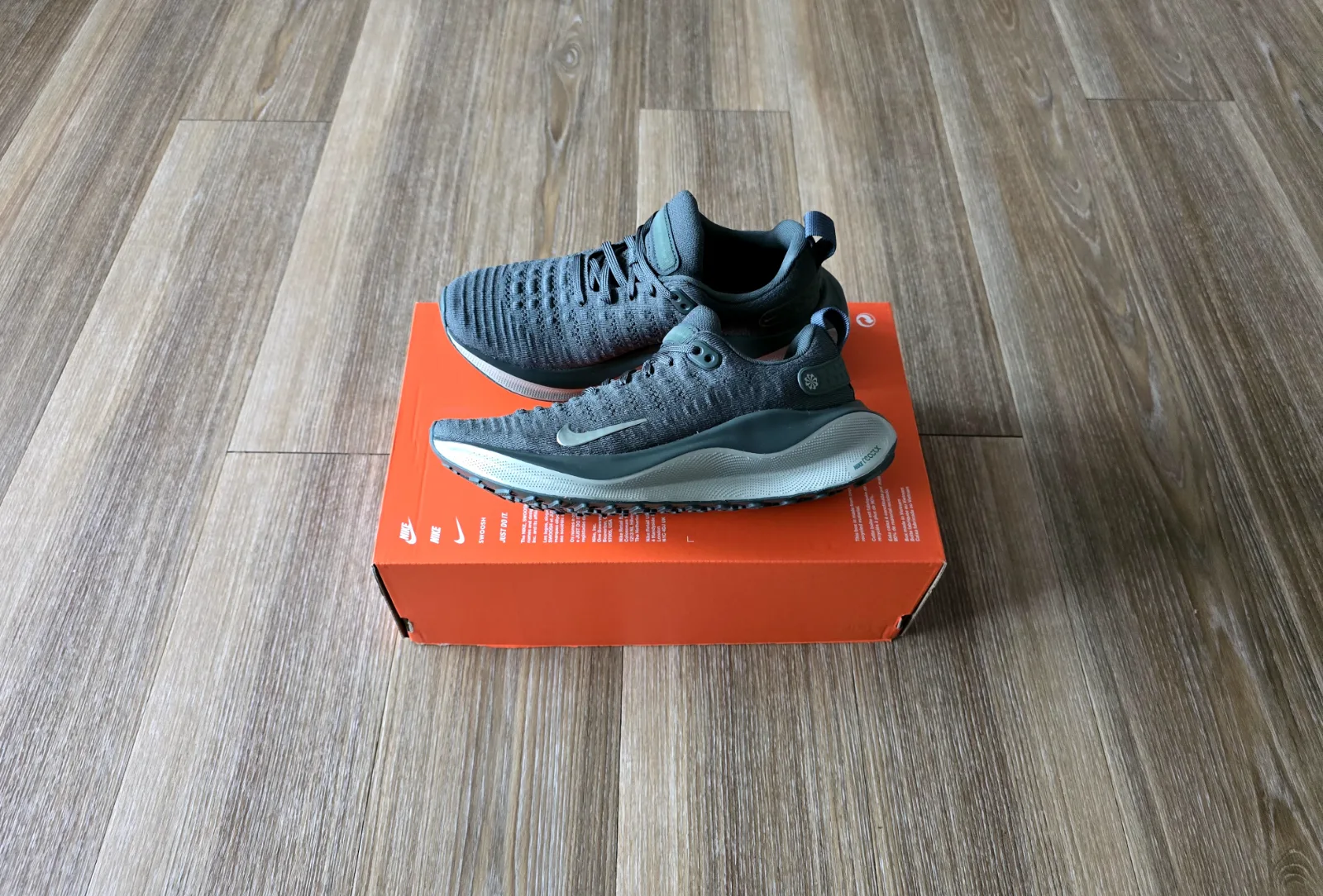 NIKE REACTX INFINITY RUN 4
