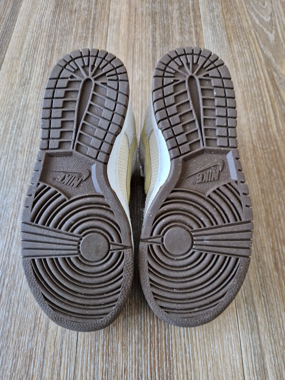 NIKE WMNS DUNK LOW 8