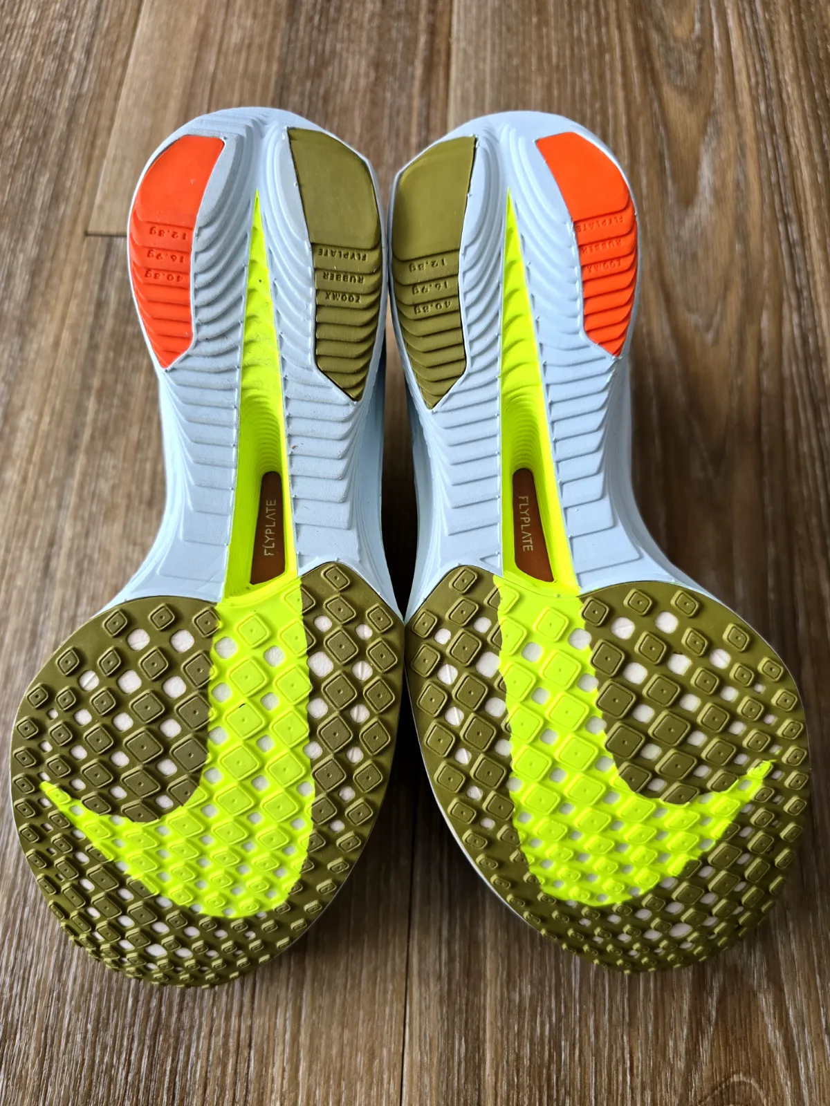 NIKE ZOOMX VAPORFLY NEXT% 3 6