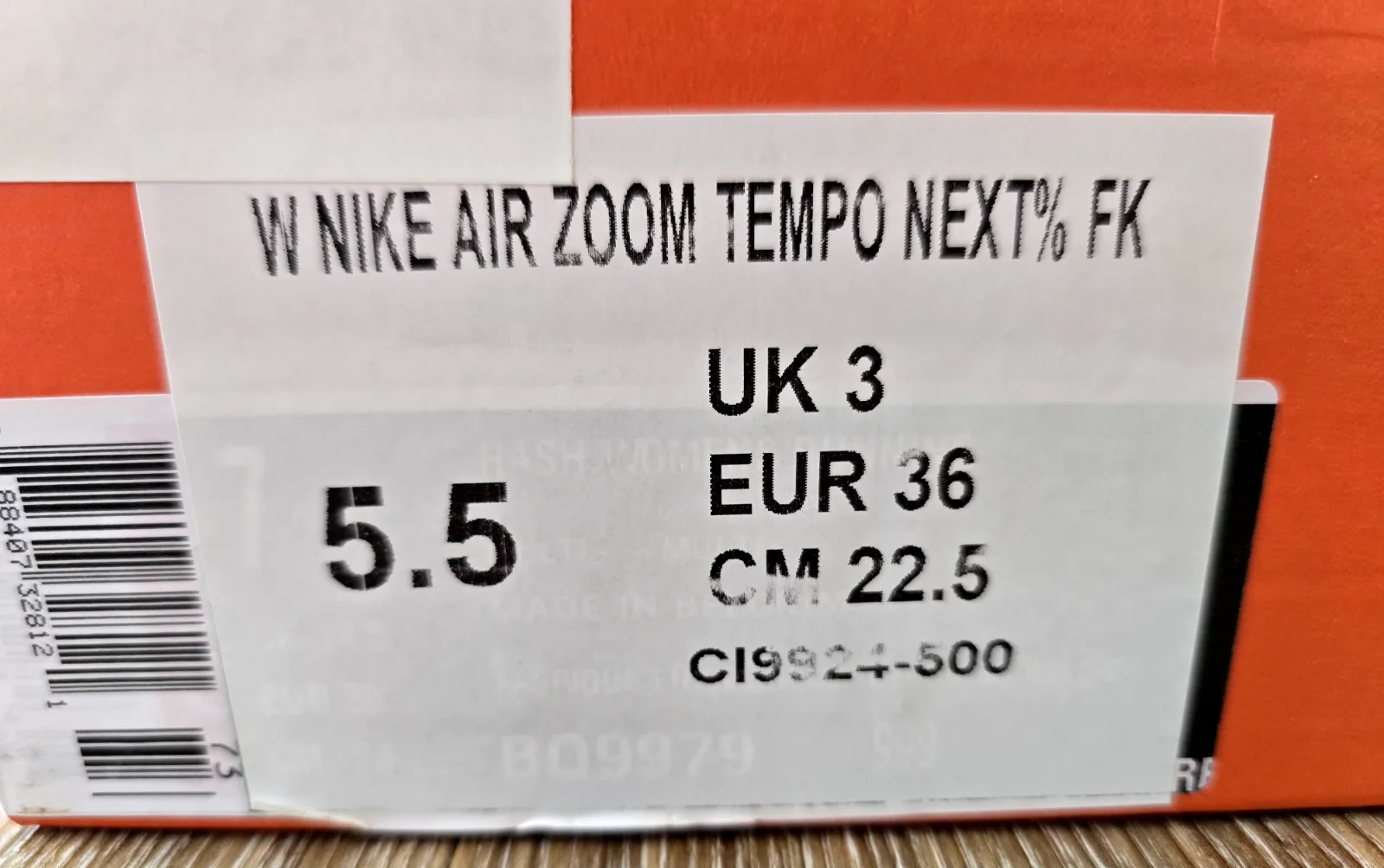 NIKE AIR ZOOM TEMPO NEXT% FK 9