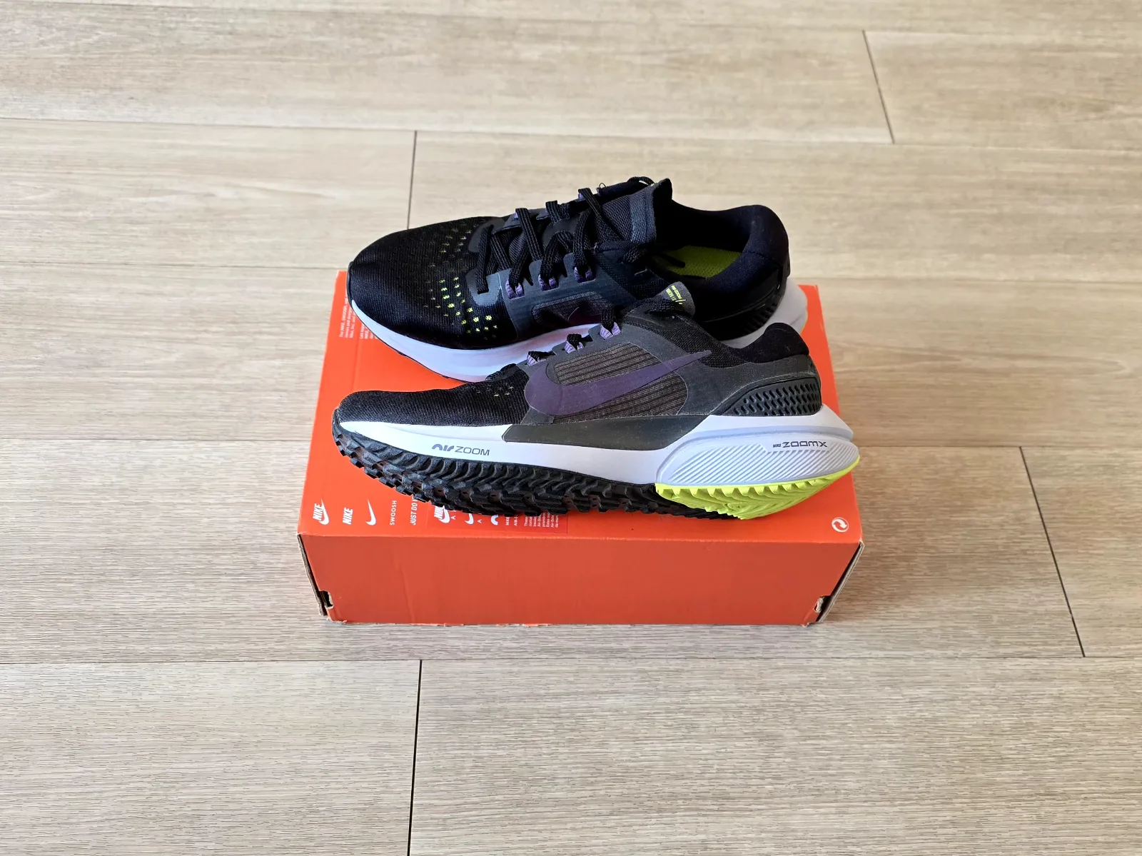 NIKE AIR ZOOM VOMERO 15 WMNS