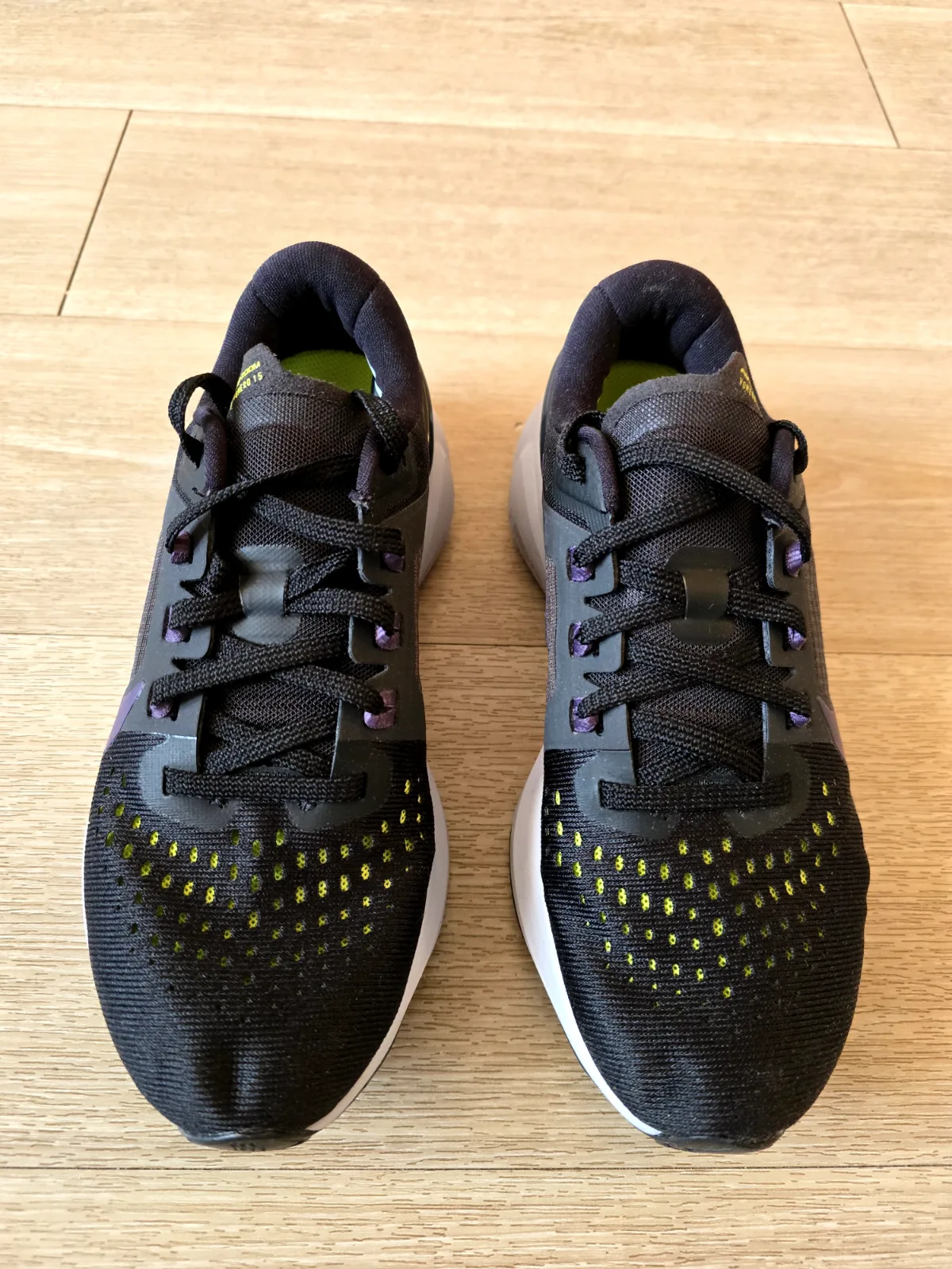 NIKE AIR ZOOM VOMERO 15 WMNS 4