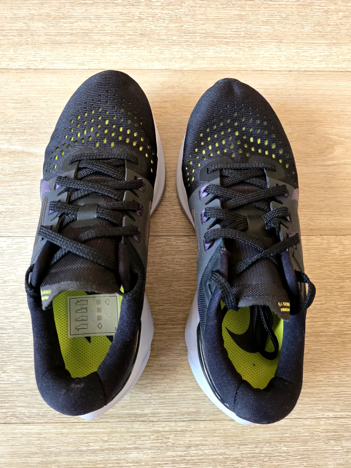 NIKE AIR ZOOM VOMERO 15 WMNS 5