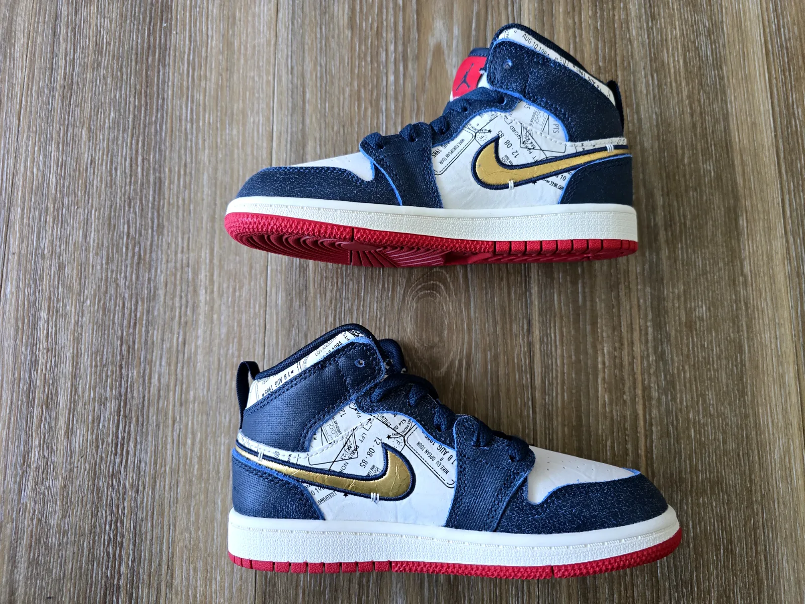 JORDAN 1 MID SE 3