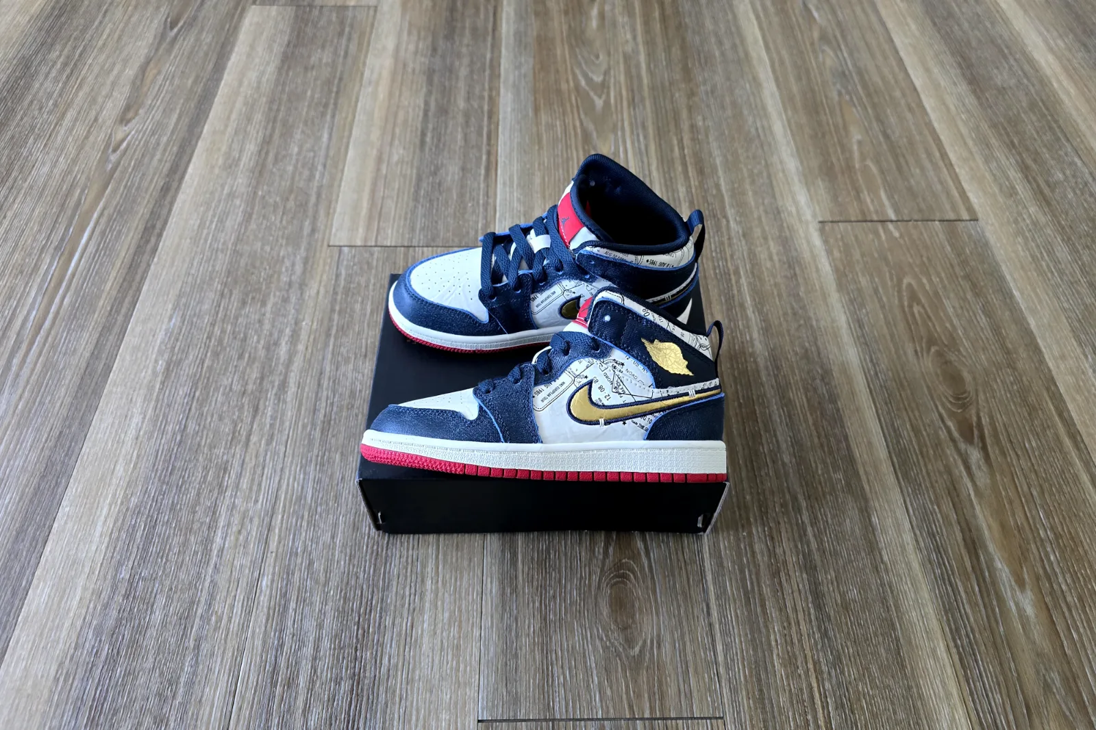 JORDAN 1 MID SE