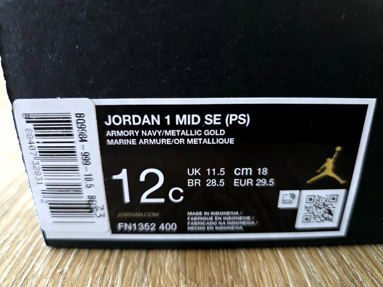 JORDAN 1 MID SE 9