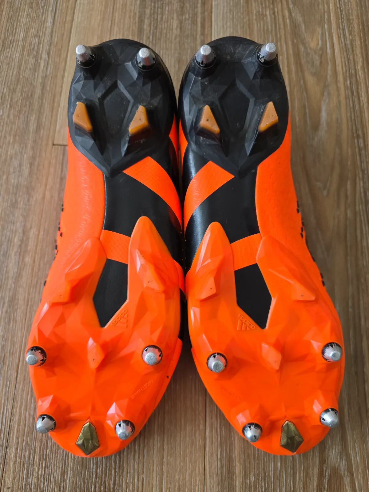 ADIDAS PREDATOR ACCURACY. 1 LOW SG 8