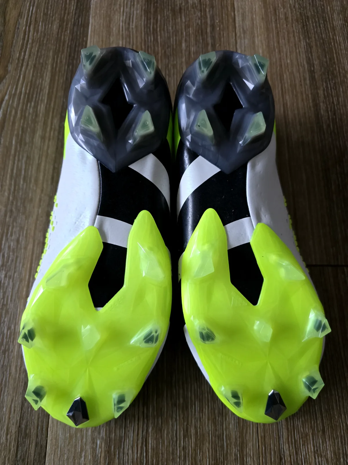 ADIDAS PREDATOR ACCURACY. 1 LOW FG 7