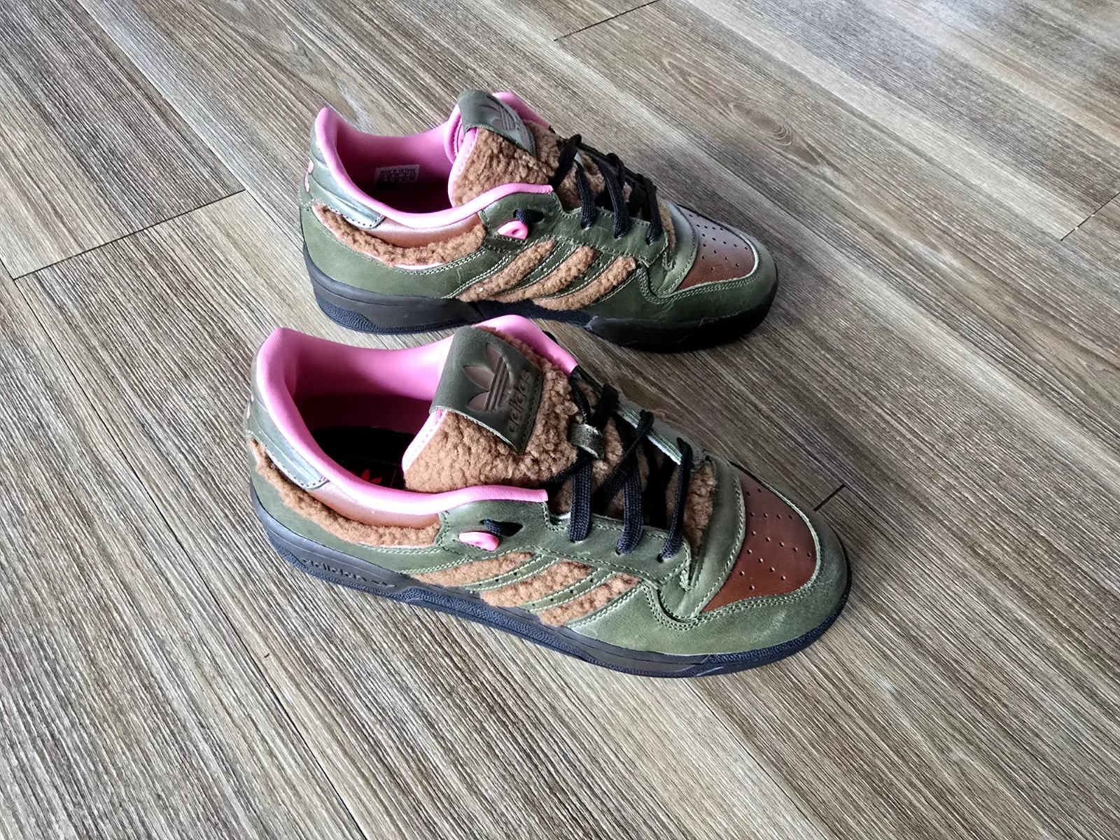 ADIDAS RIVALRY LOW 86 SIMPSONS 5