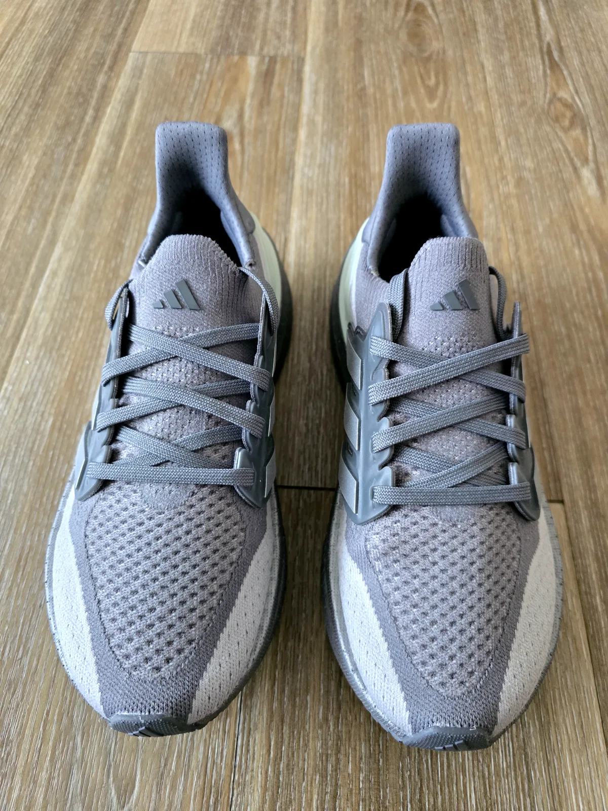 ADIDAS ULTRA BOOST 5 4