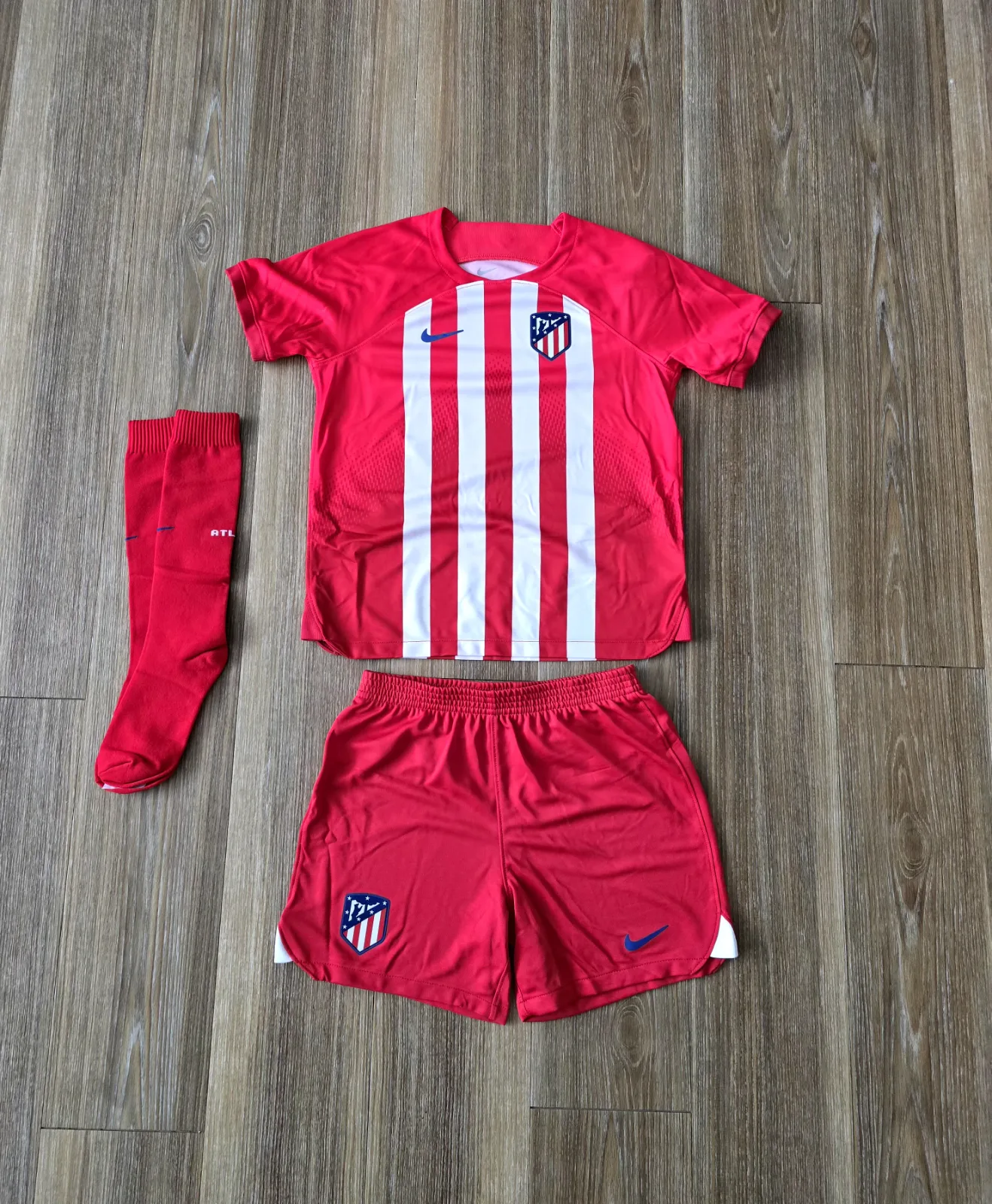 Domácí souprava Nike Atletica de Madrid 2023/2024