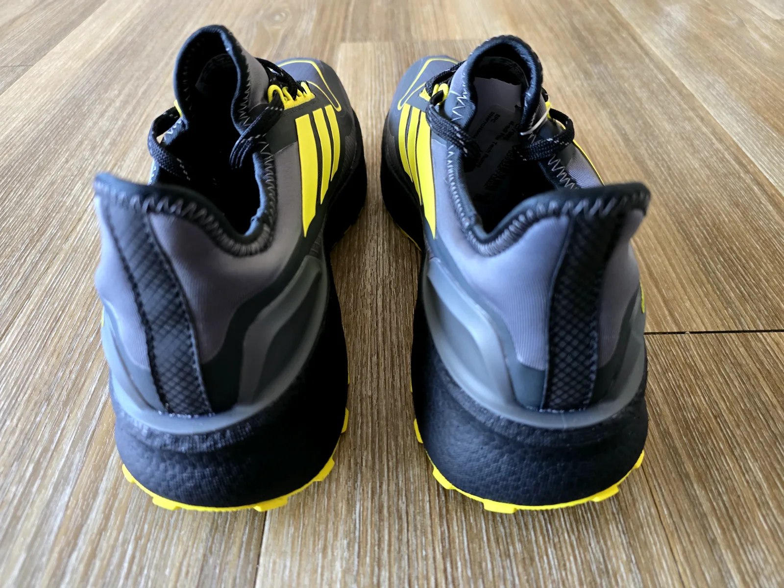 ADIDAS ULTRABOOST 5 GTX 6