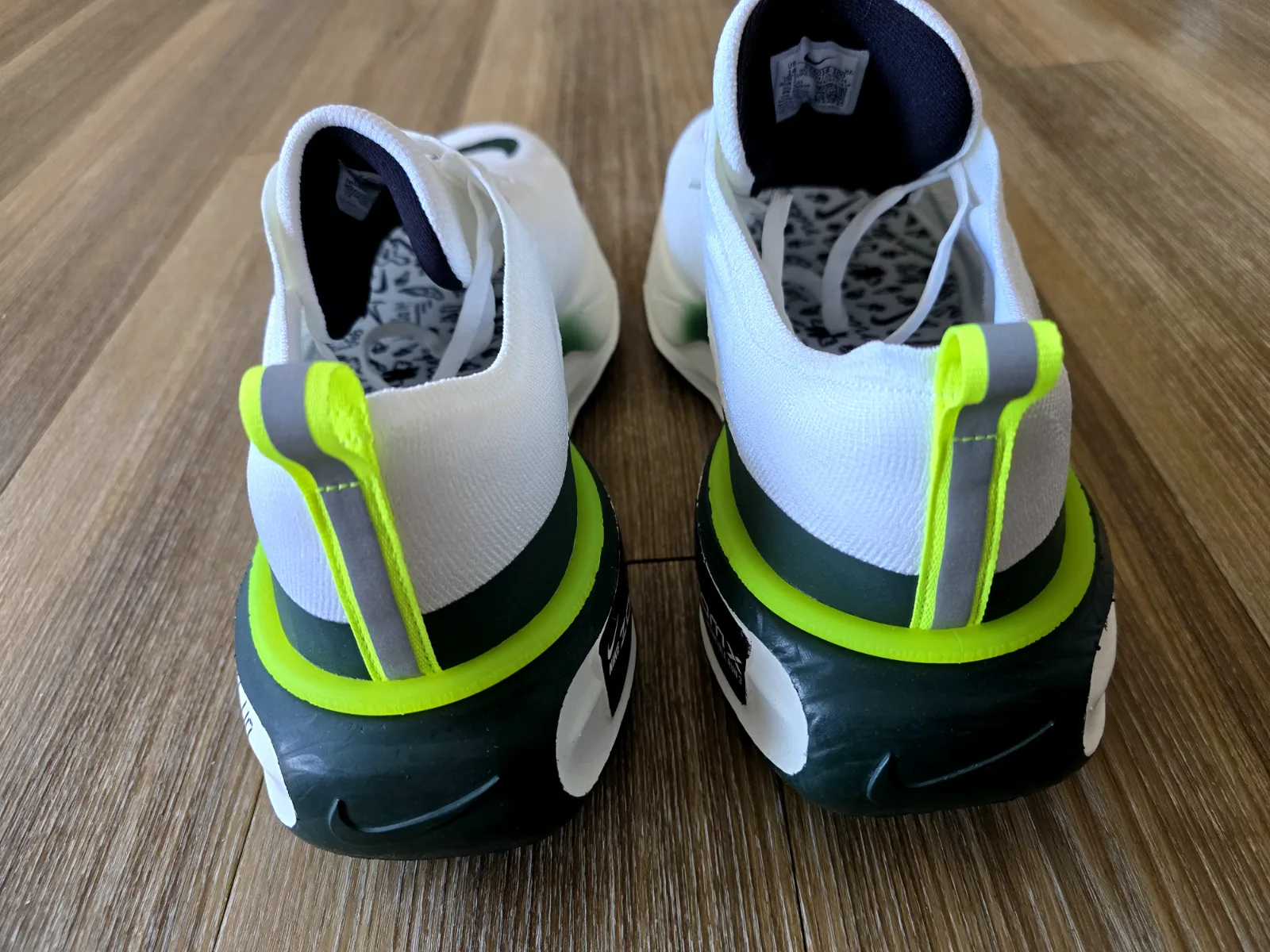 NIKE ZOOMX INVINCIBLE RUN FK3 6