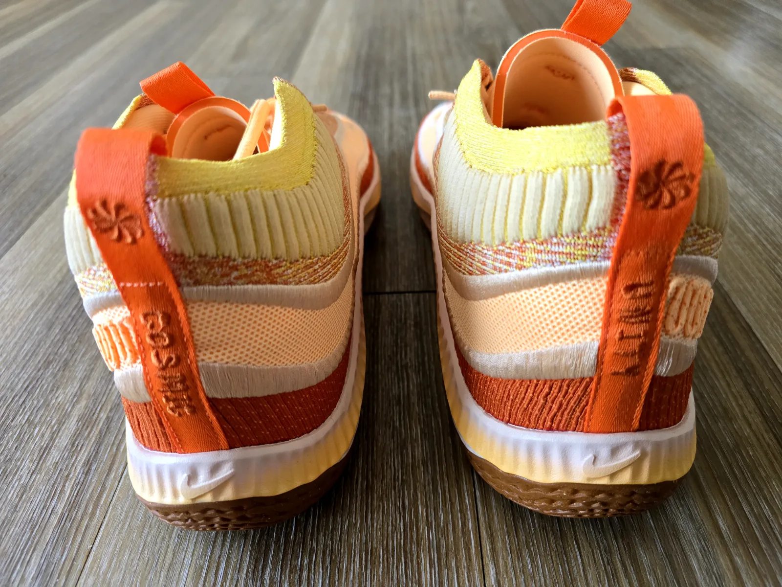 NIKE COSMIC UNITY 3 6