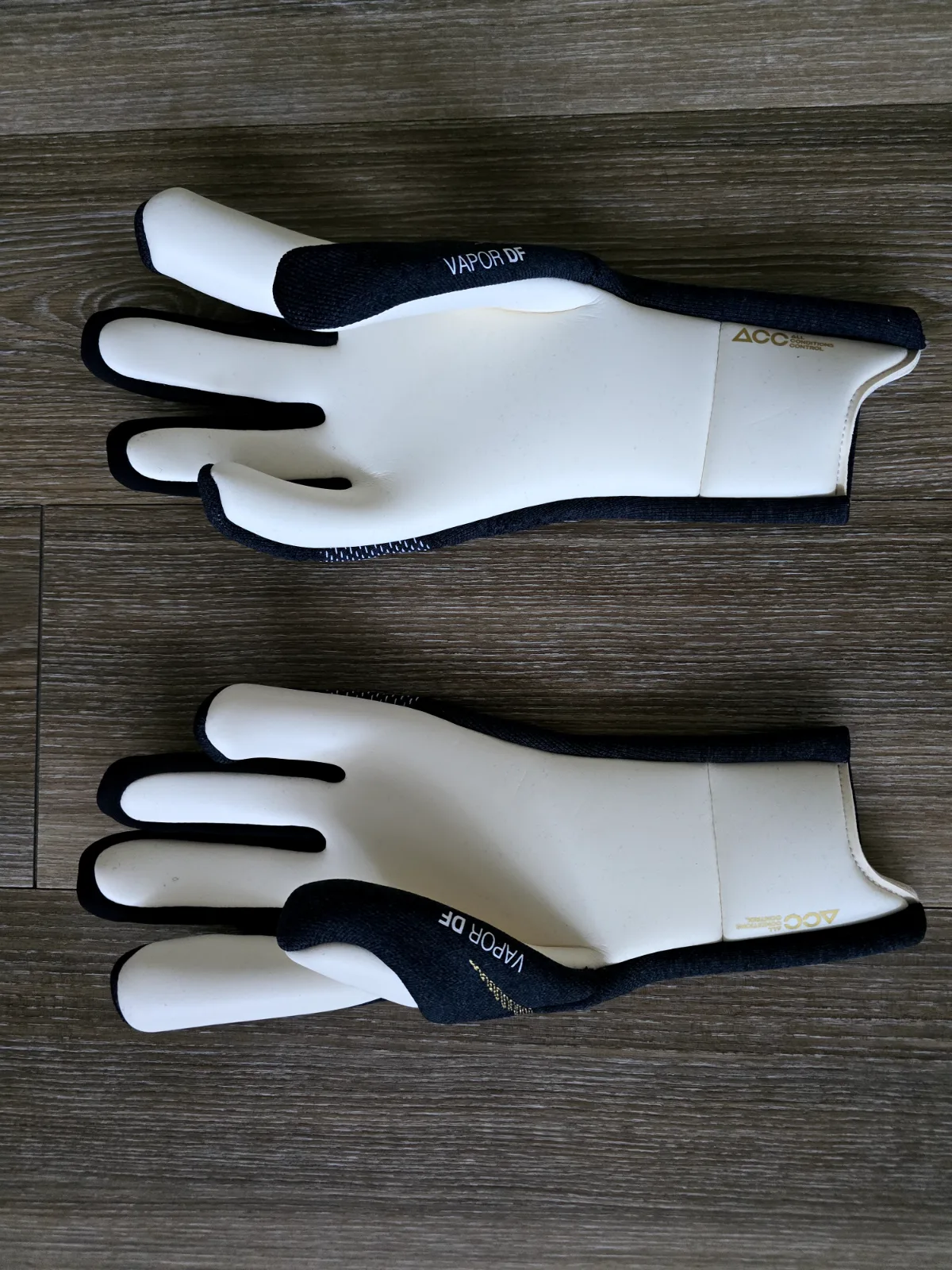 Brankářské rukavice Nike GK Vapor Dynamic Fit 4