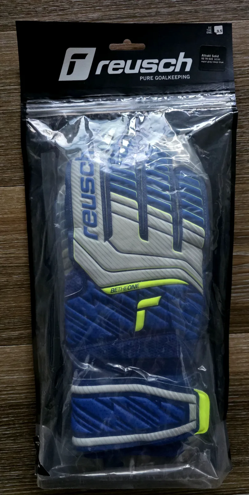 Brankářské rukavice Reusch Attrakt Solid 6