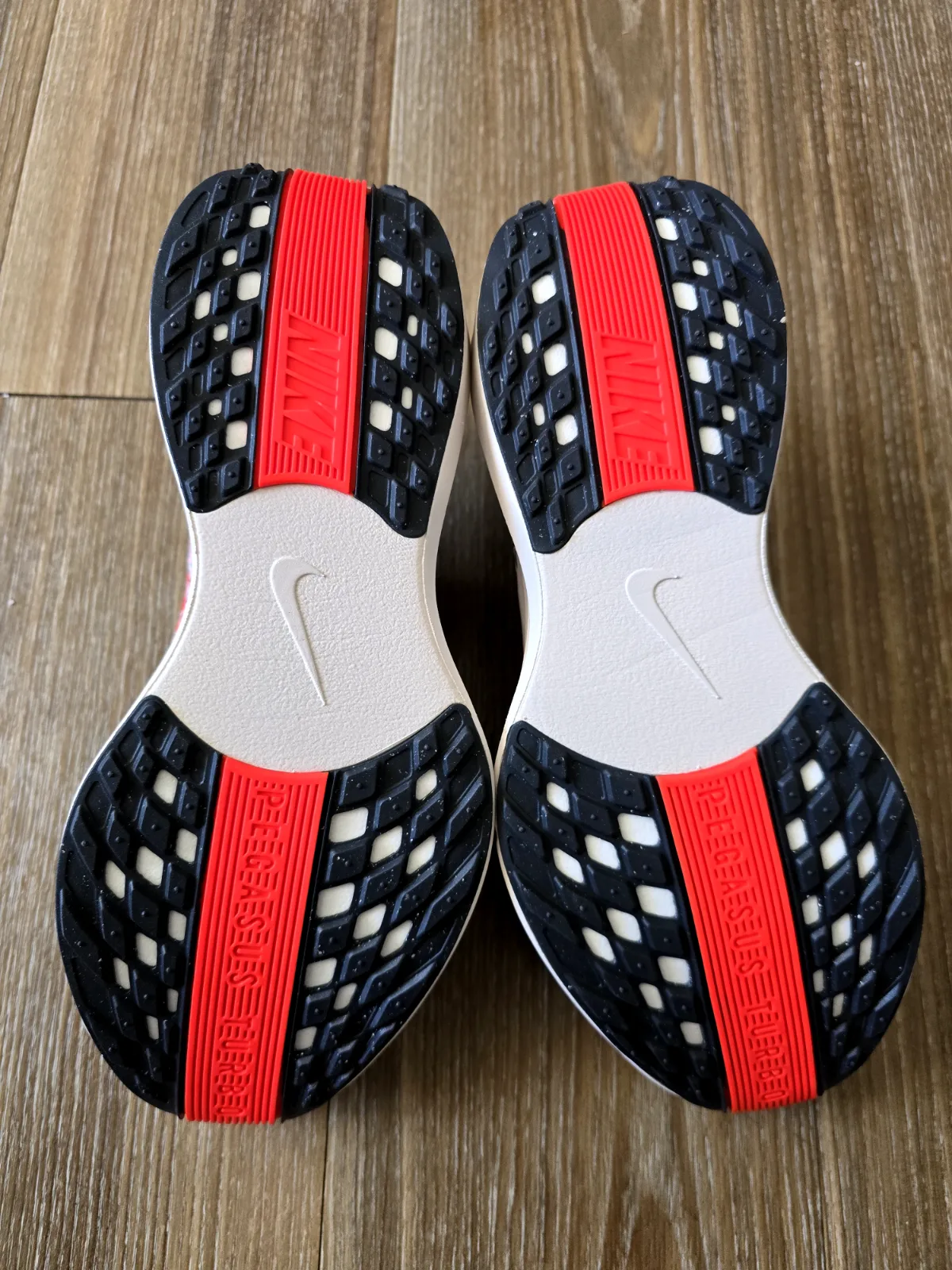 NIKE PEGASUS PLUS 7