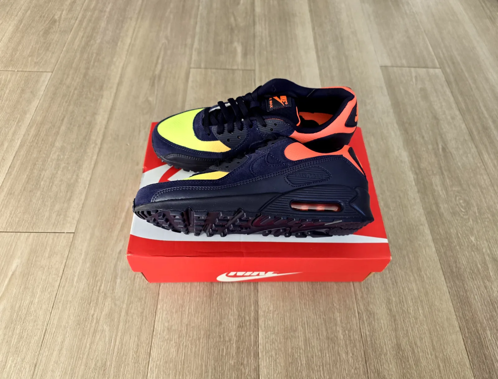 NIKE AIR MAX 90