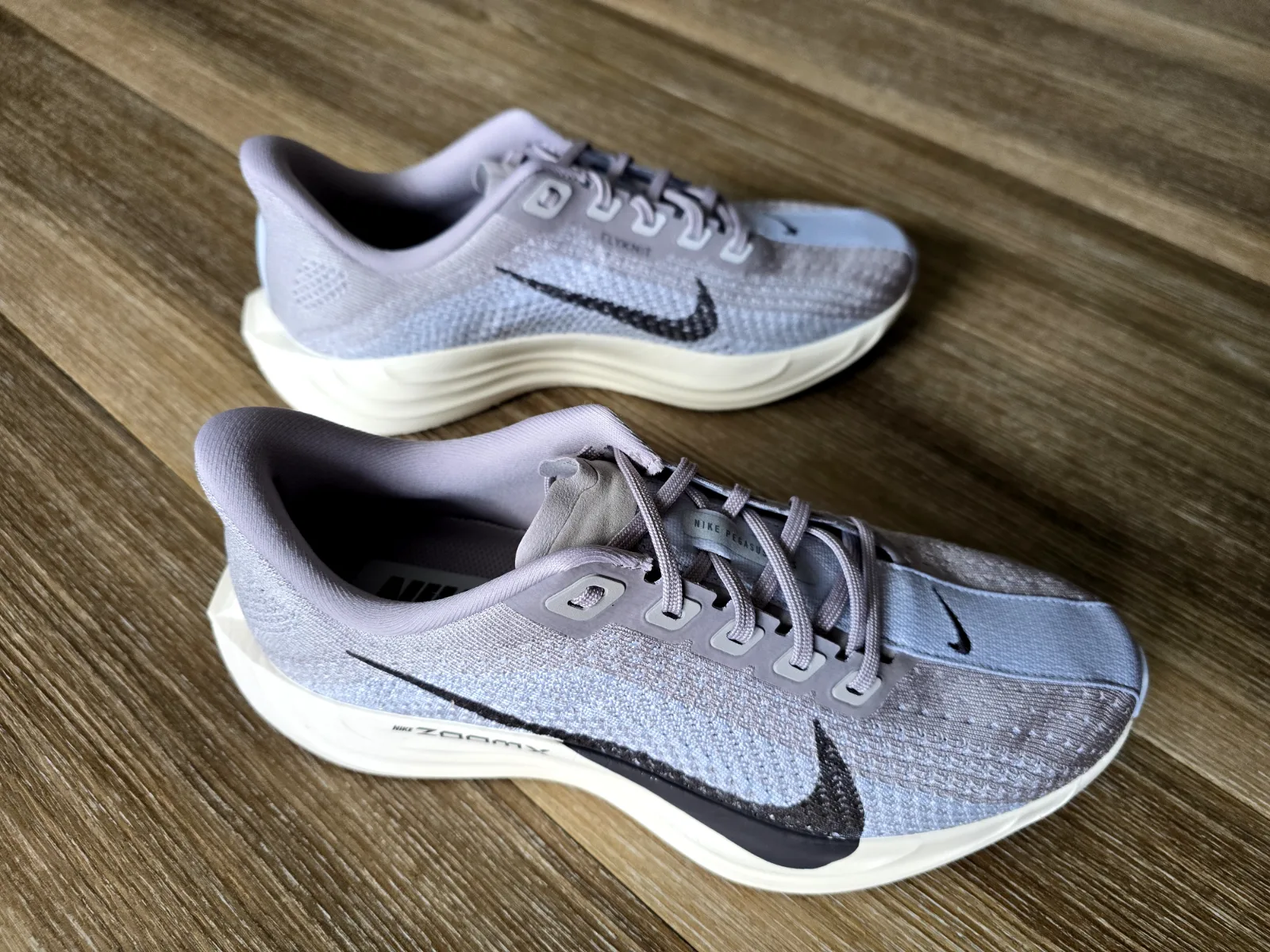 NIKE PEGASUS PLUS 5