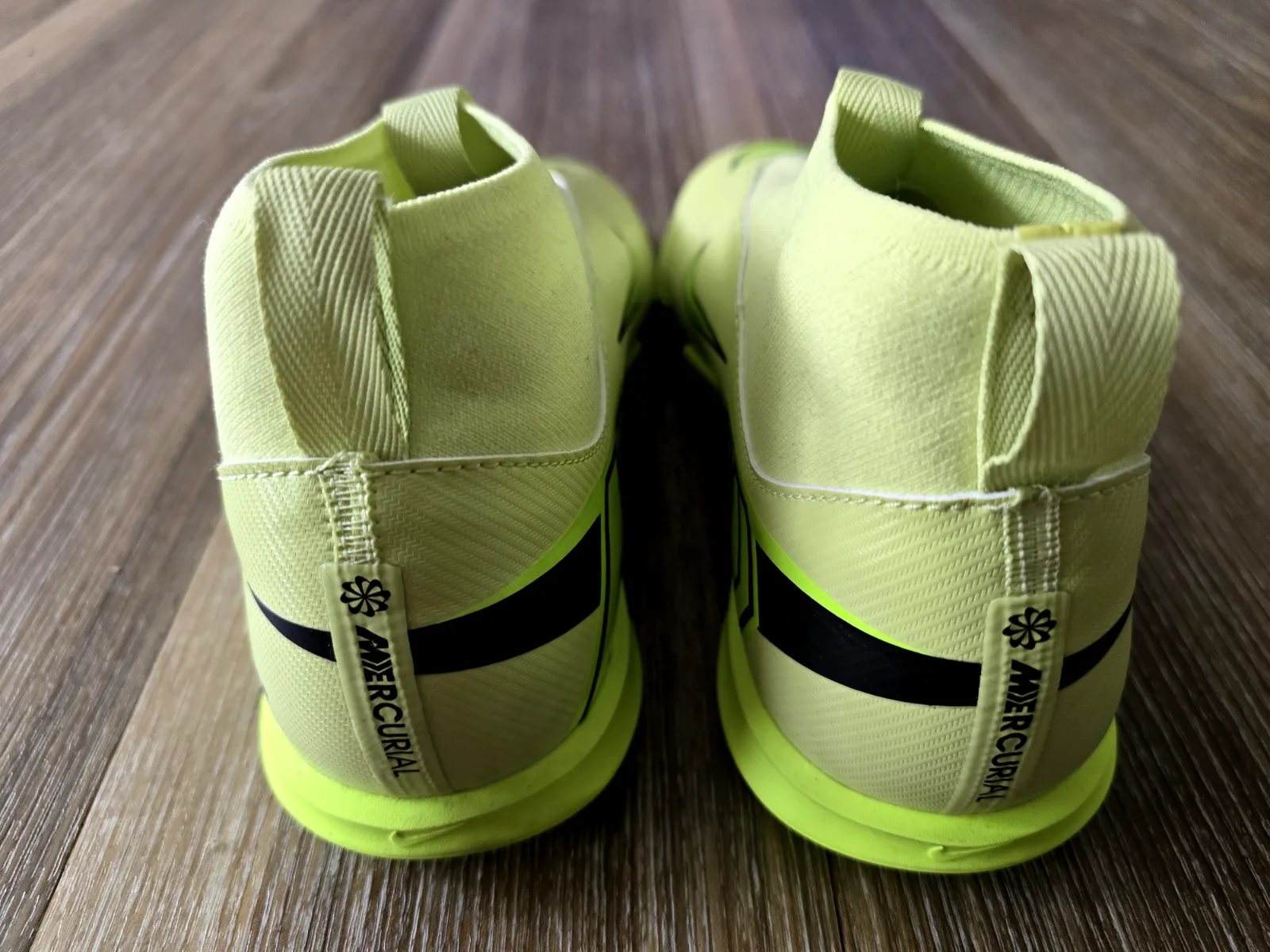 NIKE JR ZOOM SUPERFLY 10 ACADEMY IC 6